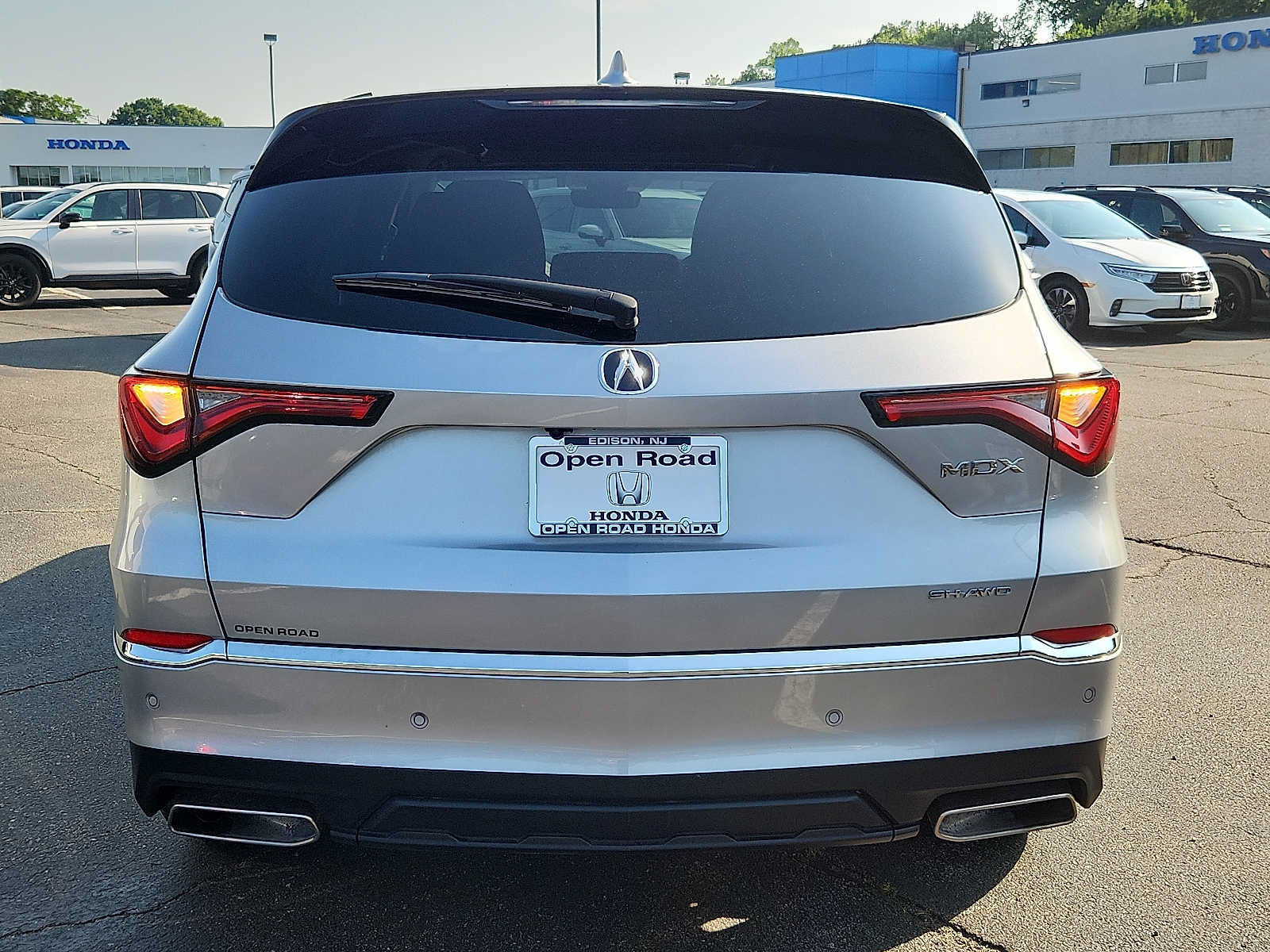 Used 2024 Acura MDX SH-AWD w/ Technology Package image 5