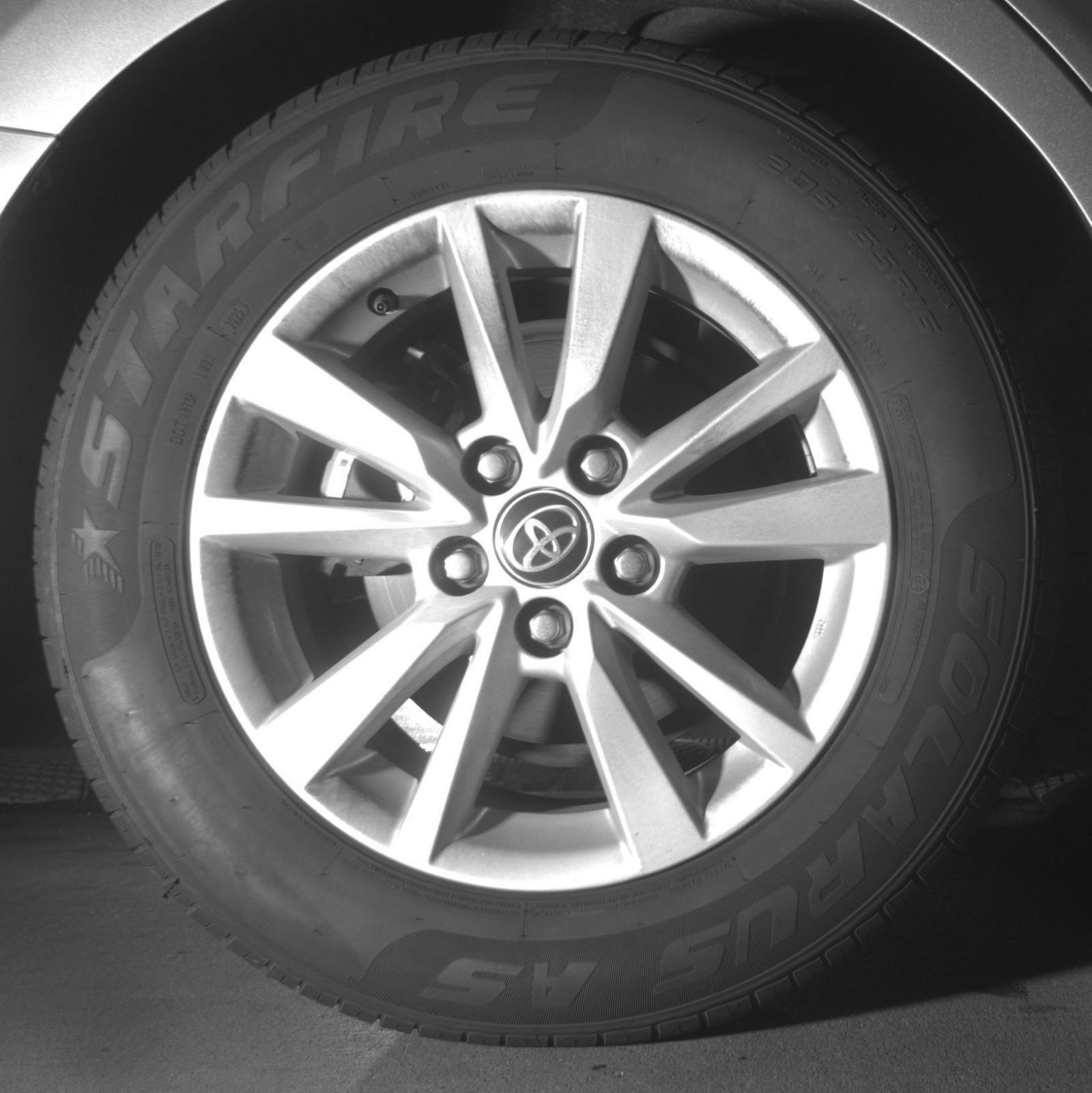 Used 2025 Toyota Camry LE FWD image 18