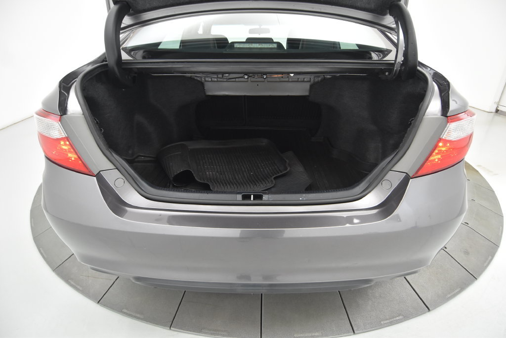 Used 2017 Toyota Camry SE FWD image 33