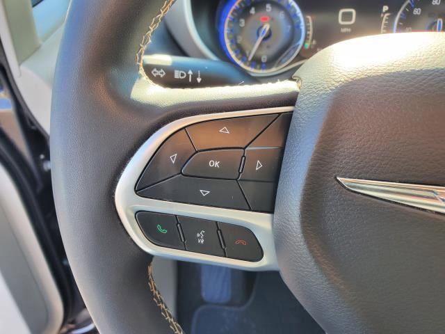 Used 2022 Chrysler Pacifica Touring-L image 23