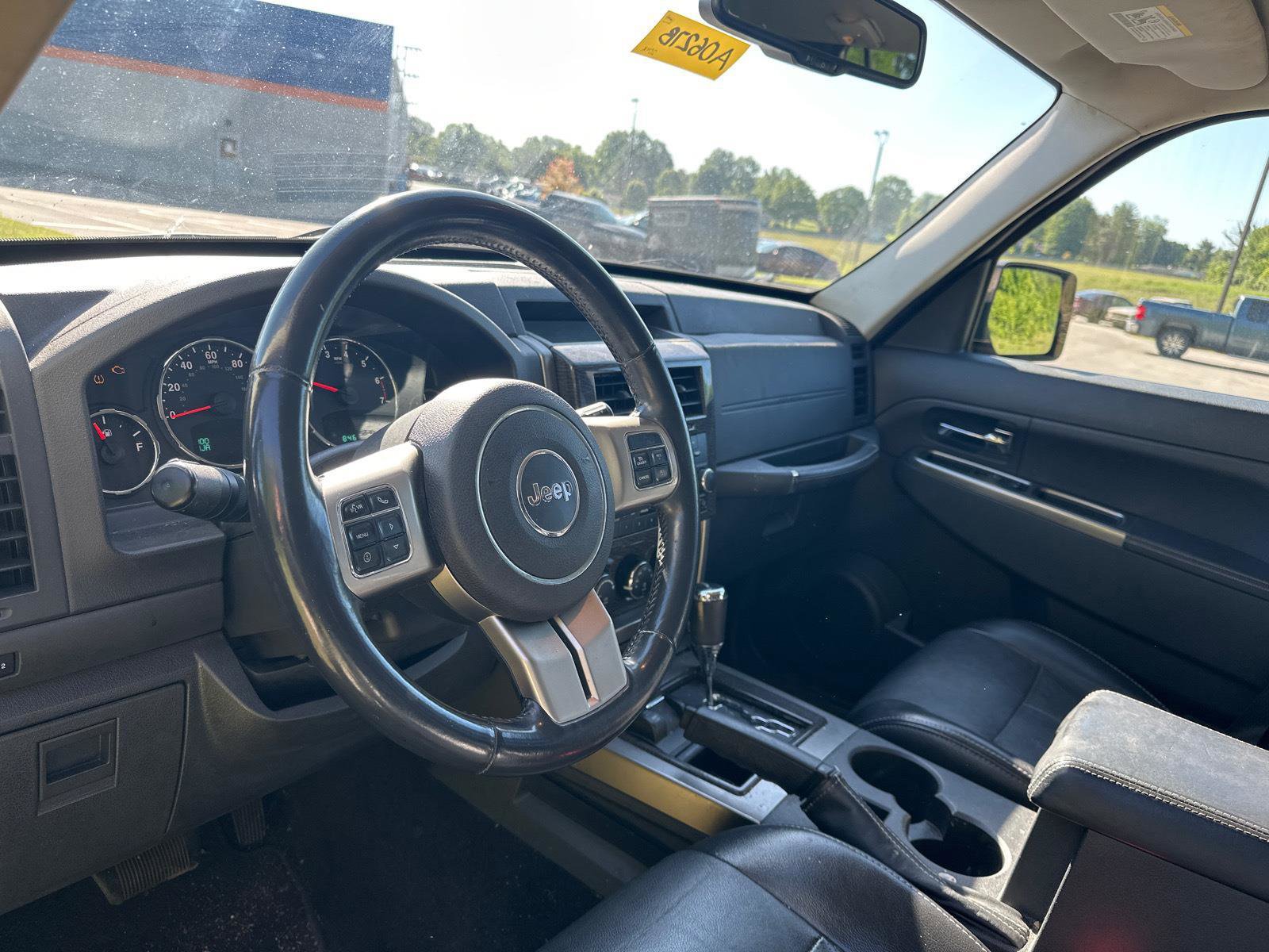 Used 2012 Jeep Liberty Limited Jet w/ Comfort/Convenience Group AWD/4WD image 13