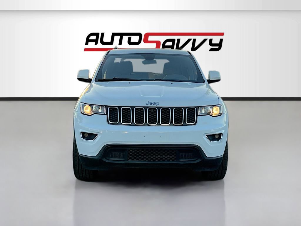 Used 2020 Jeep Grand Cherokee Laredo image 2