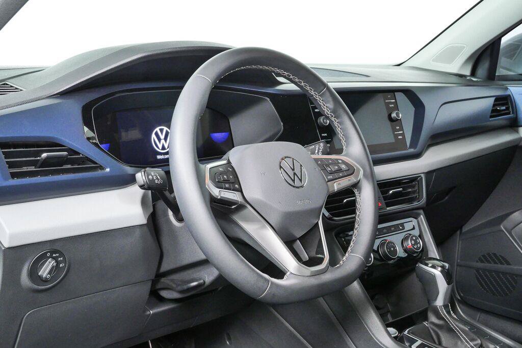Certified 2023 Volkswagen Taos SE FWD image 4