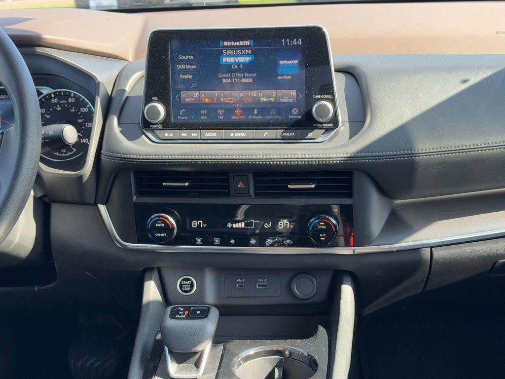 Used 2023 Nissan Rogue SV image 13