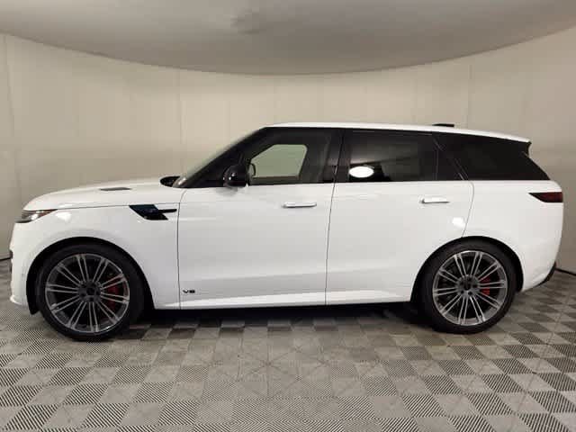 New 2027 Land Rover Range Rover Sport Dynamic SE AWD/4WD image 3