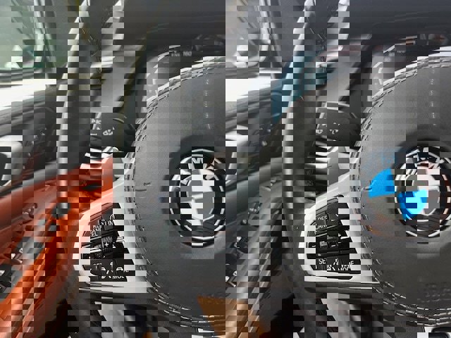 Used 2021 BMW X5 xDrive40i w/ M Sport Package image 14