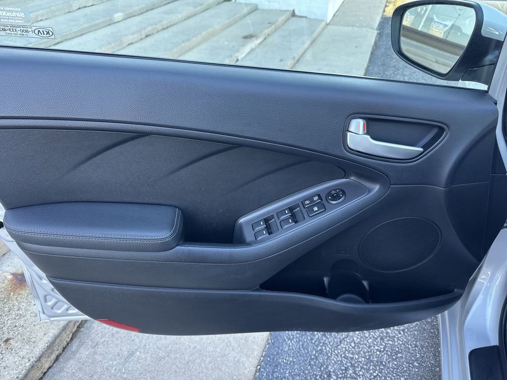 Used 2017 Kia Forte LX image 18