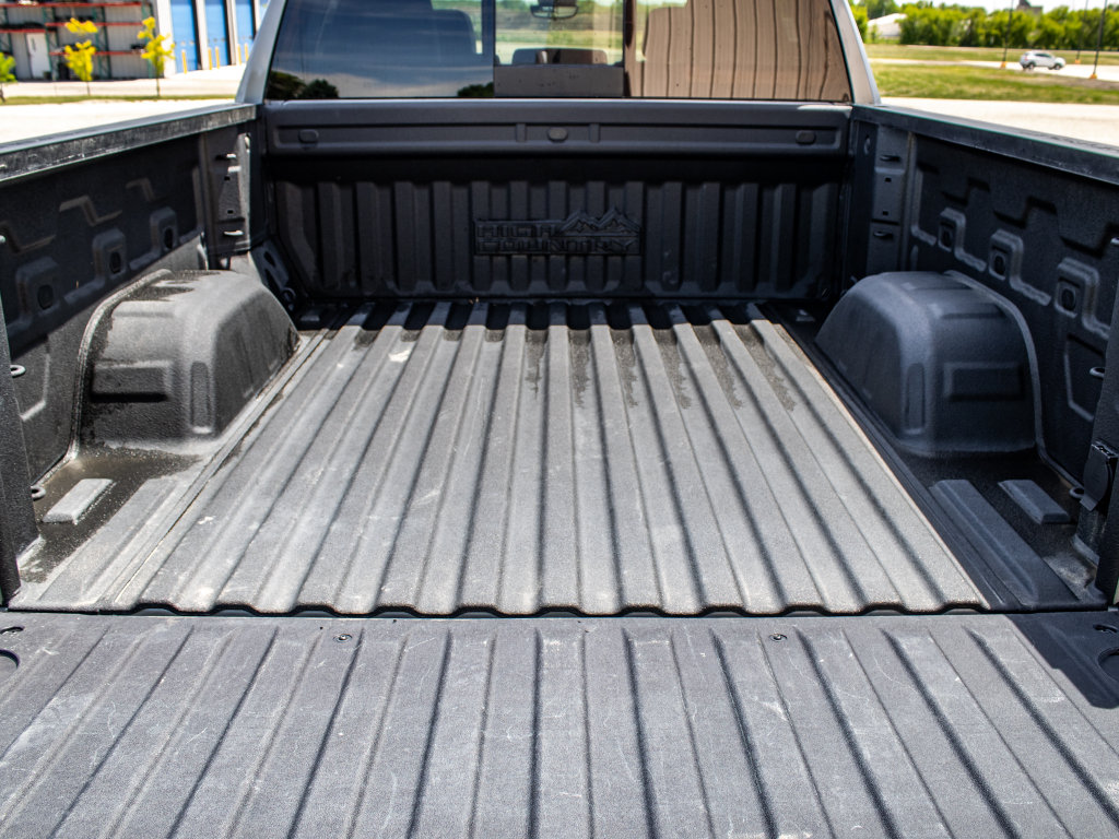 Used 2024 Chevrolet Silverado 1500 High Country w/ High Country Premium Package AWD/4WD image 21