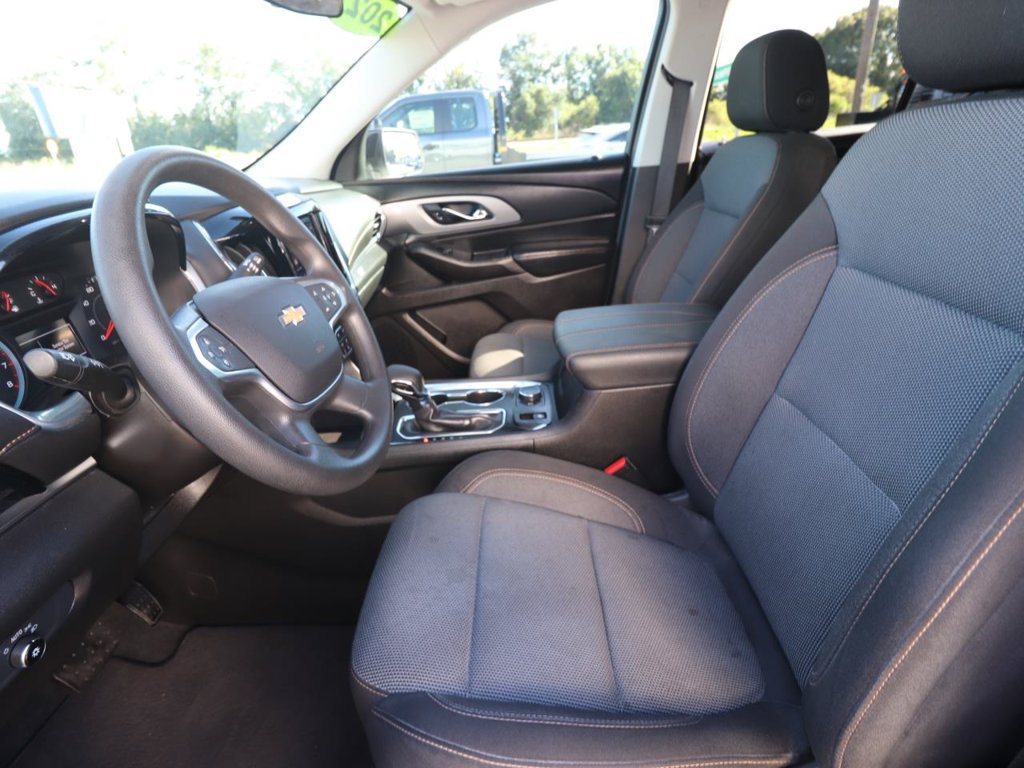 Used 2021 Chevrolet Traverse LS FWD image 2