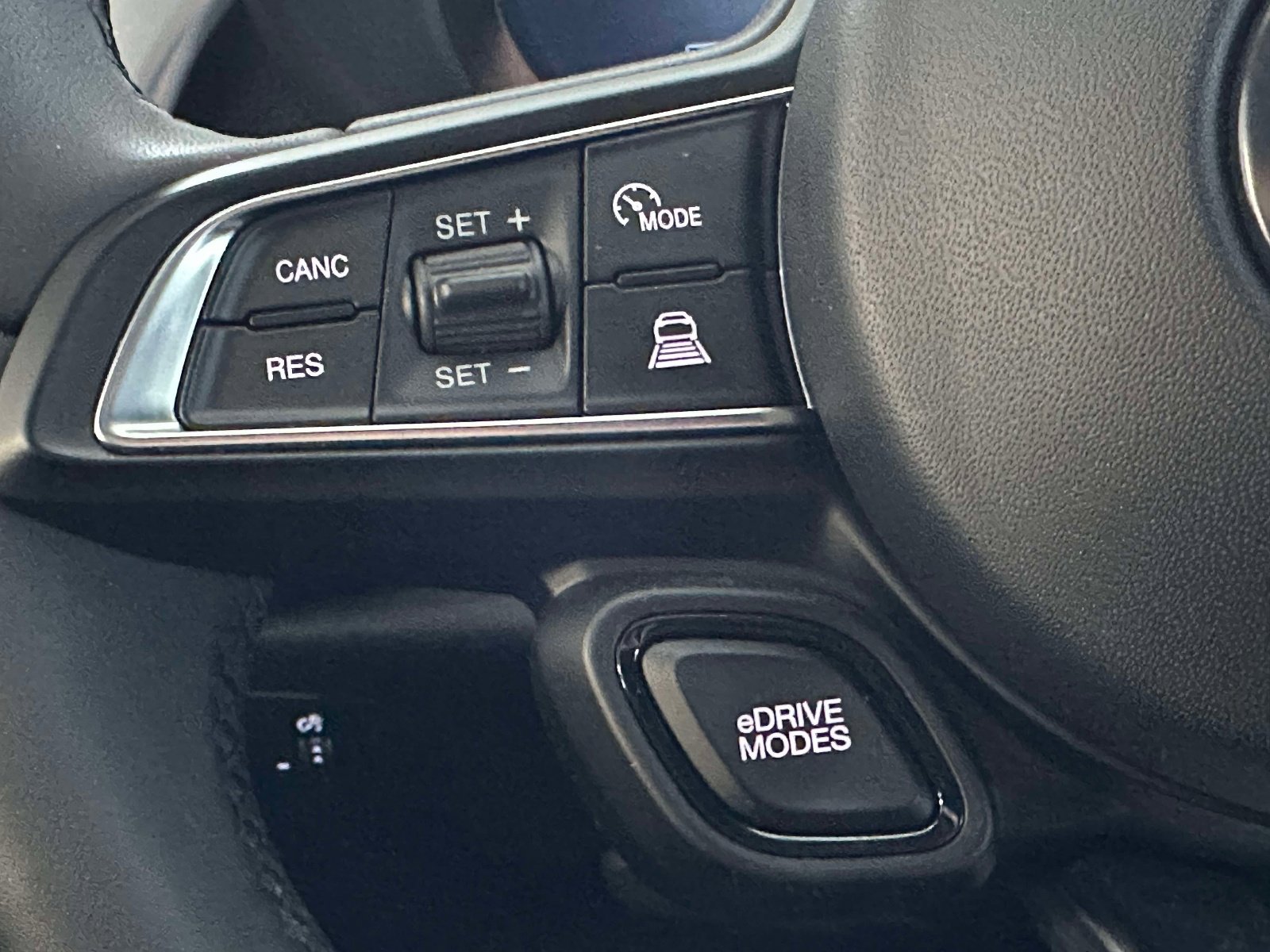 Used 2024 Dodge Hornet R/T w/ R/T Blacktop Package image 29