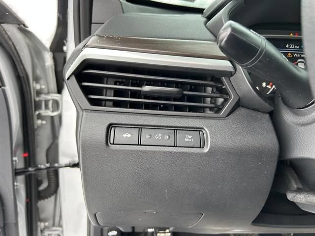 Used 2023 Nissan Altima 2.5 SV FWD image 24