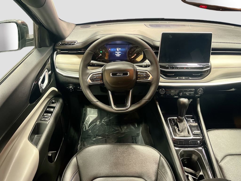 Used 2024 Jeep Compass Limited image 22