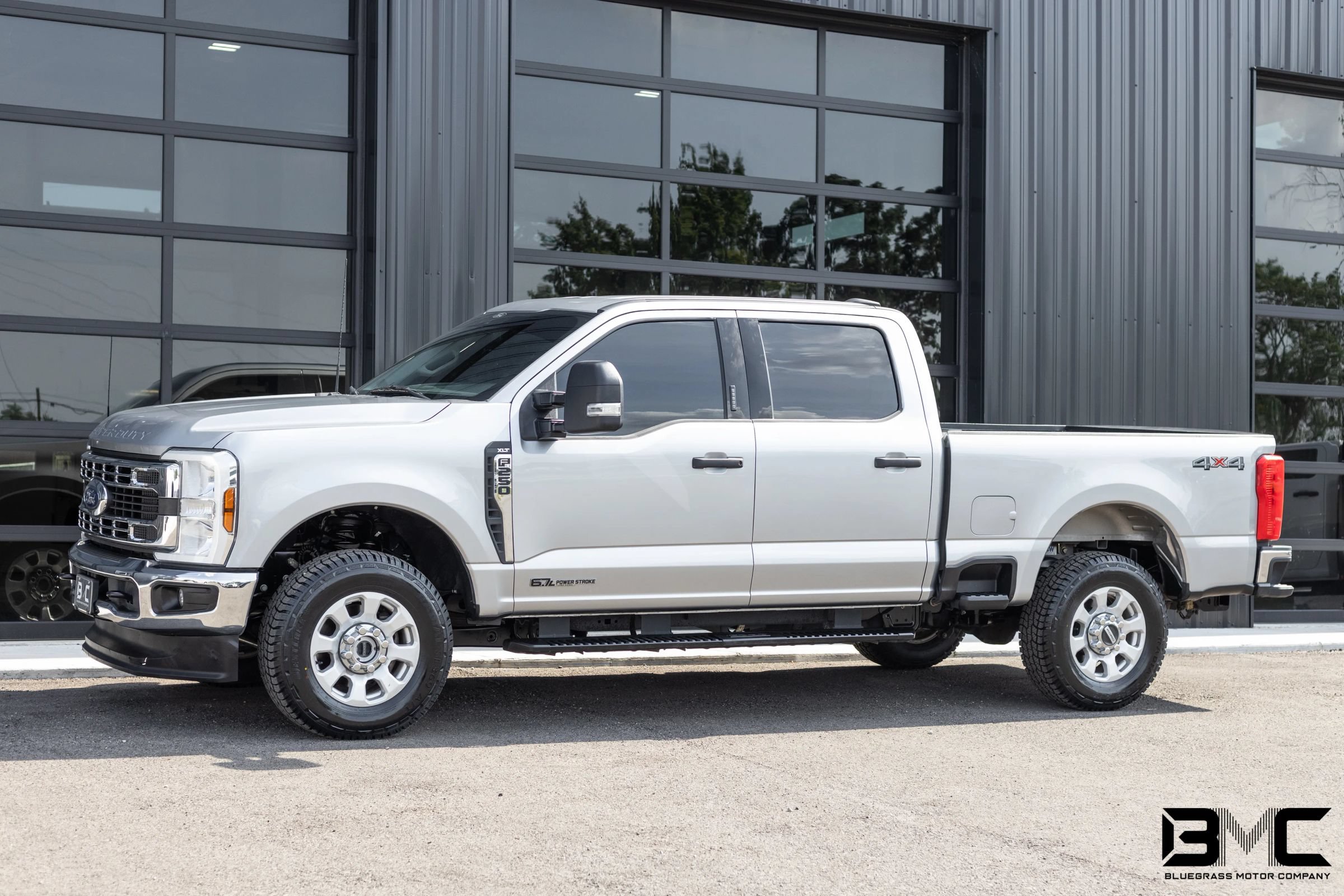 Used 2024 Ford F250 XLT AWD/4WD image 3