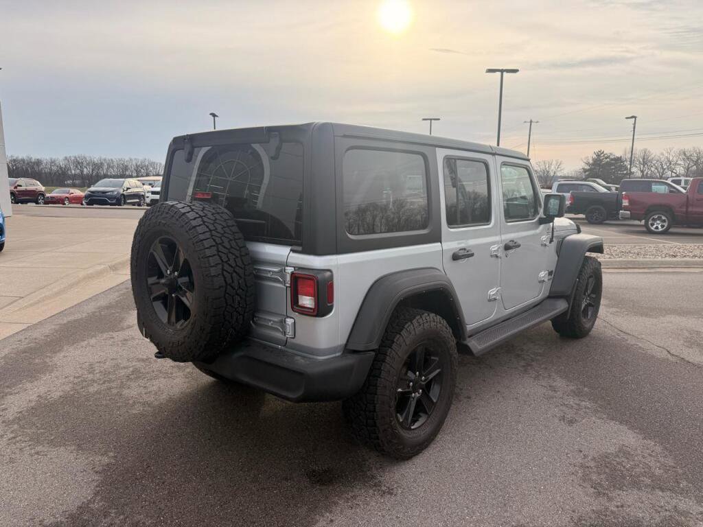 Used 2022 Jeep Wrangler Unlimited Sport AWD/4WD image 3