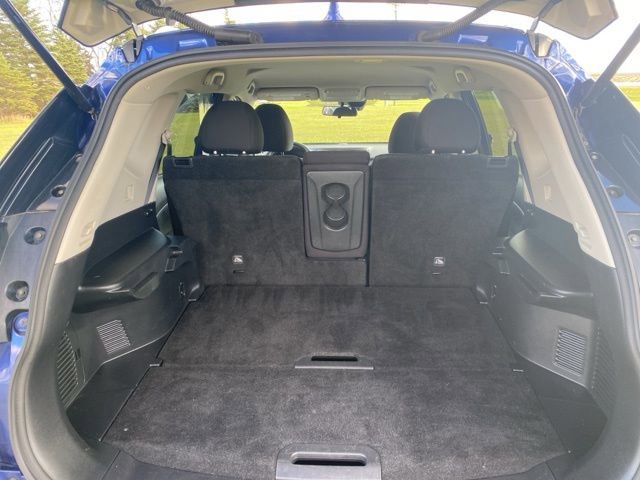 Used 2020 Nissan Rogue SV image 17