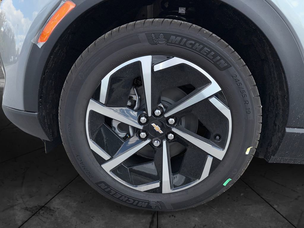 New 2026 Chevrolet Equinox EV LT image 14