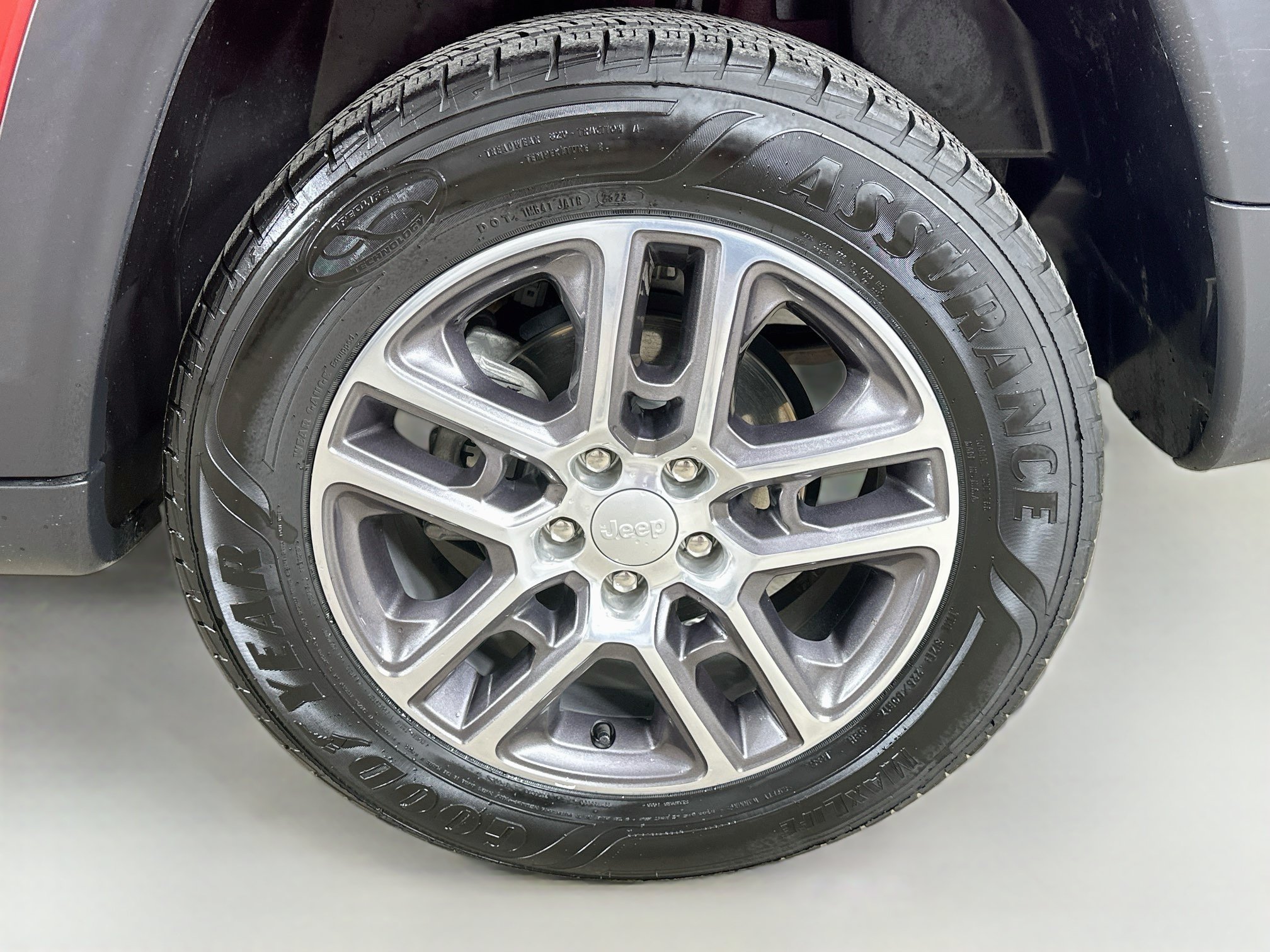 Used 2020 Jeep Compass Latitude AWD/4WD image 37