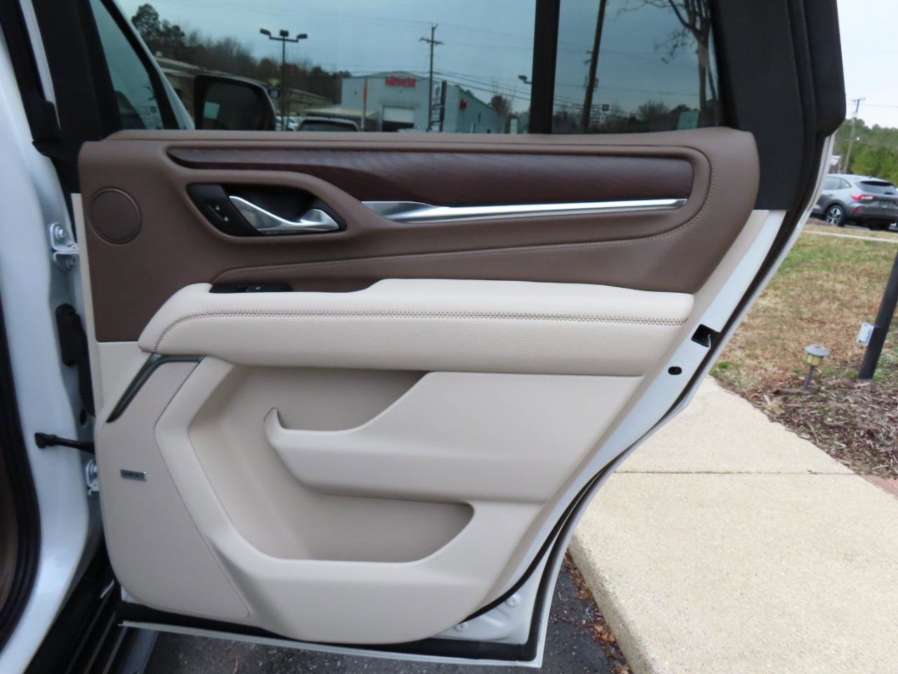 Used 2024 GMC Yukon Denali w/ Advanced Technology Package image 25