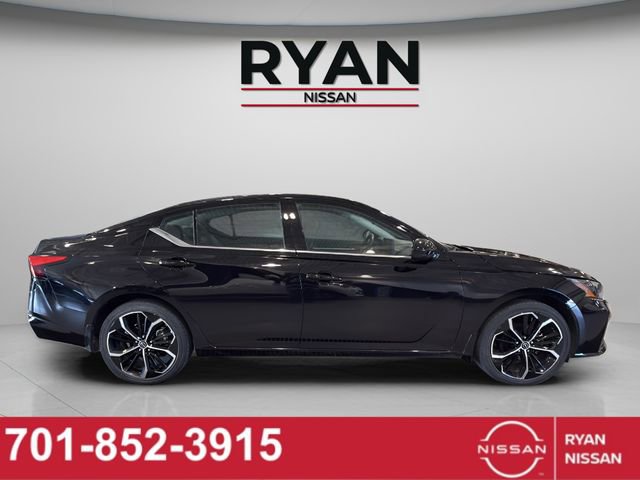 Certified 2024 Nissan Altima 2.5 SR w/ SR Premium Package AWD/4WD image 4