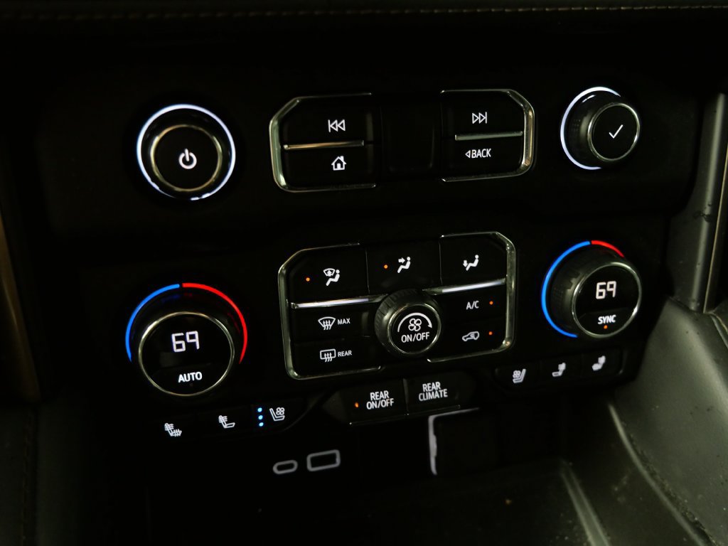 Used 2021 Chevrolet Suburban High Country AWD/4WD image 26