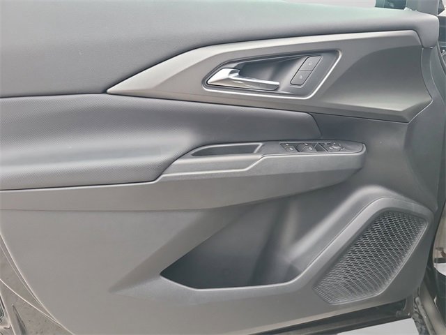 New 2026 Chevrolet Equinox EV LT image 18