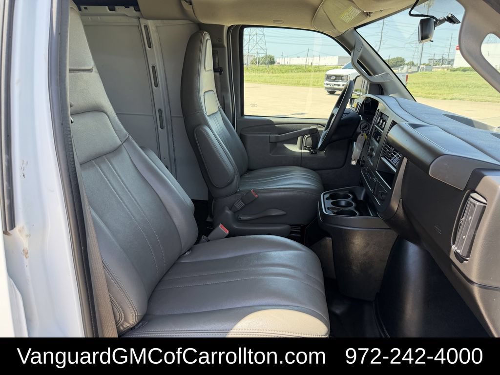 Used 2025 Chevrolet Express 3500 Extended w/ Driver Convenience Package RWD image 28