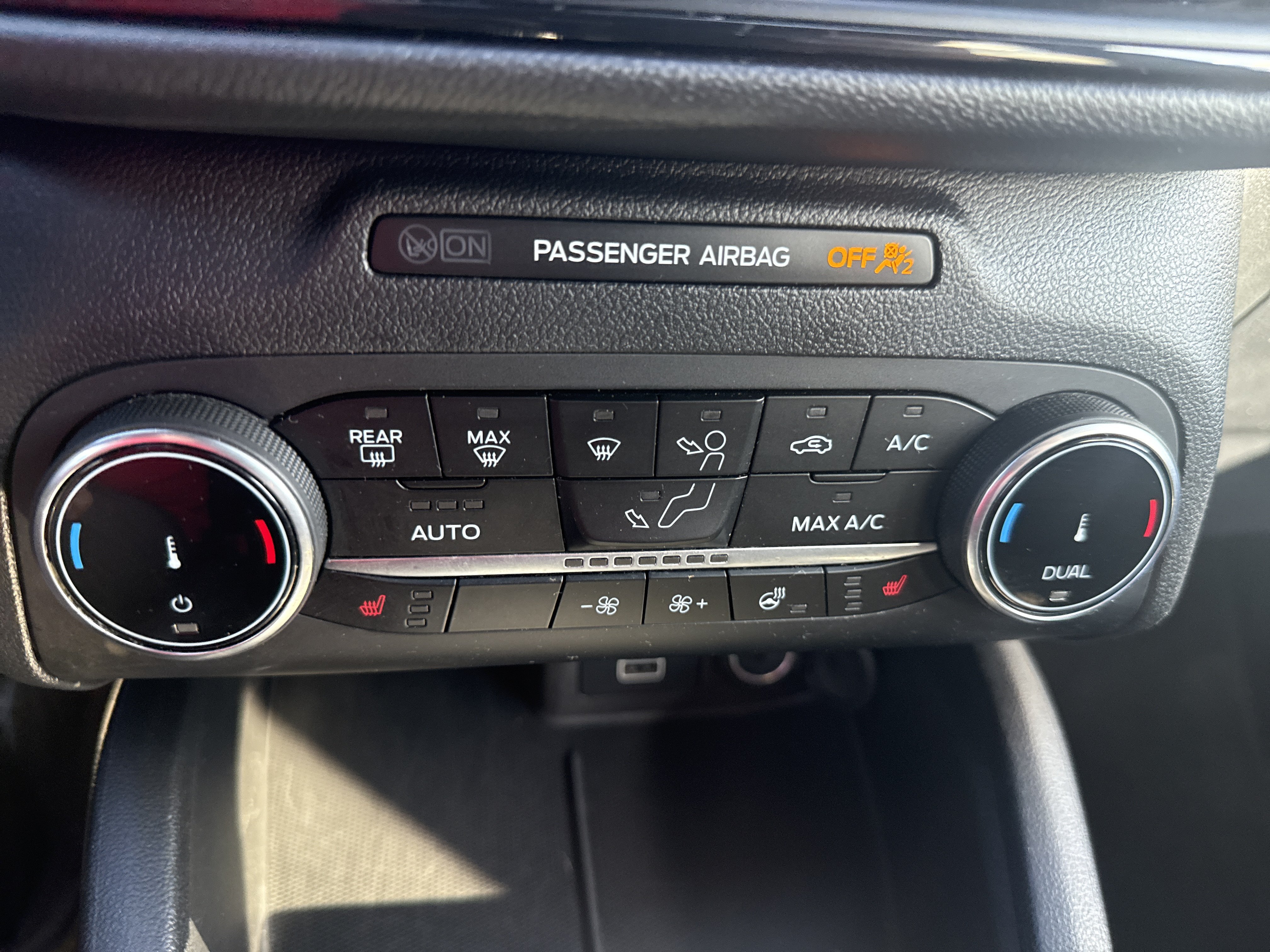 Used 2025 Ford Escape ST-Line Select AWD/4WD image 28