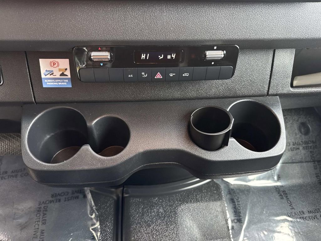 Used 2021 Mercedes-Benz Sprinter 2500 image 26