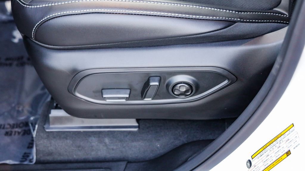 New 2025 Jeep Grand Cherokee L Altitude image 24