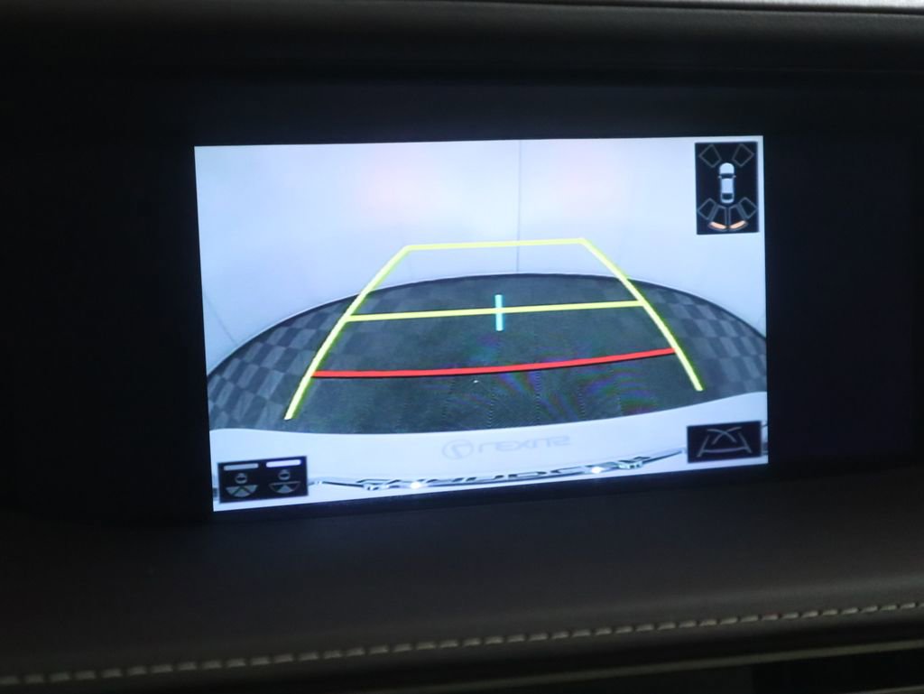 Used 2018 Lexus LS 500 w/ Accessory Package (Z2) image 16