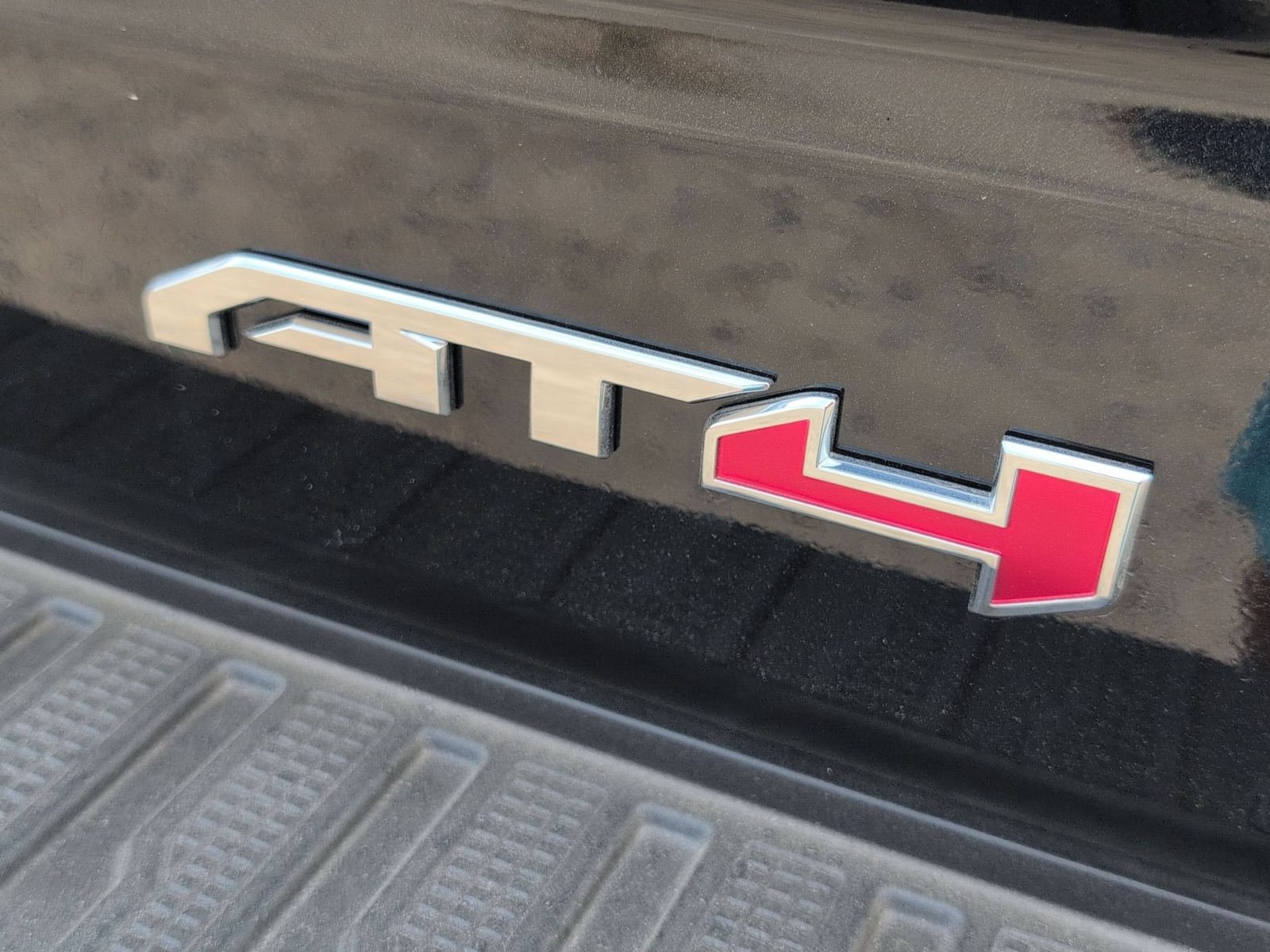 New 2026 GMC Sierra 1500 AT4 w/ Technology Package AWD/4WD image 32