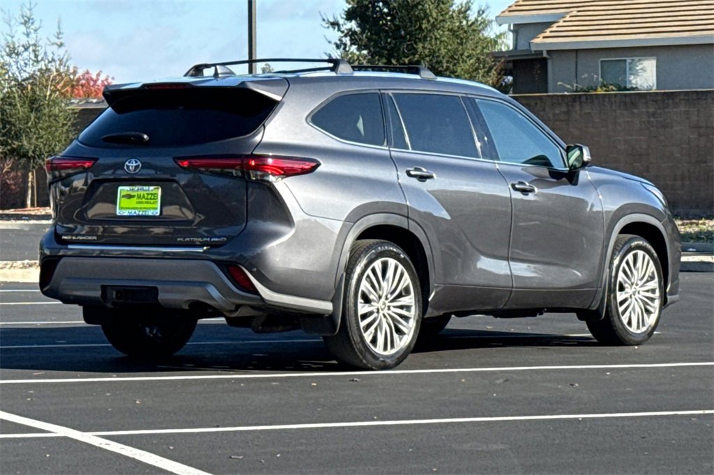 Used 2022 Toyota Highlander Platinum image 9
