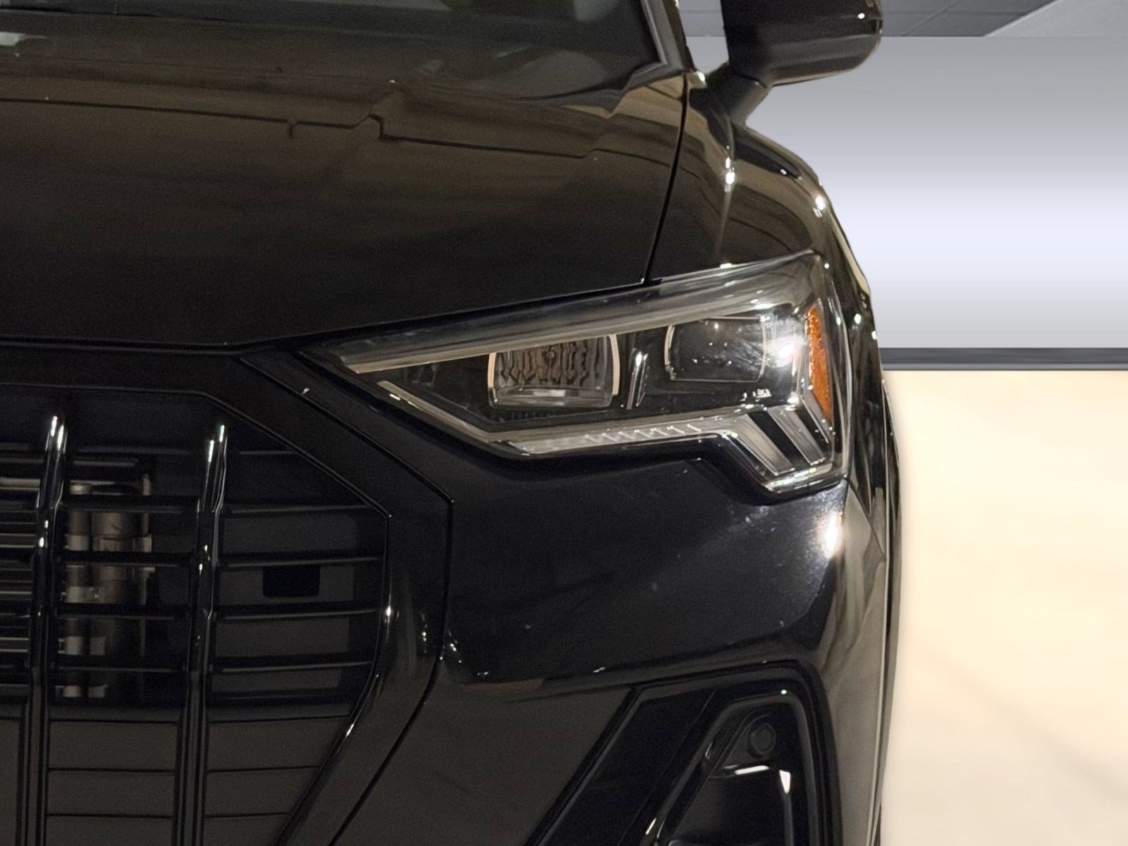 Certified 2025 Audi Q3 2.0T Premium Plus w/ Premium Plus Package AWD/4WD image 11