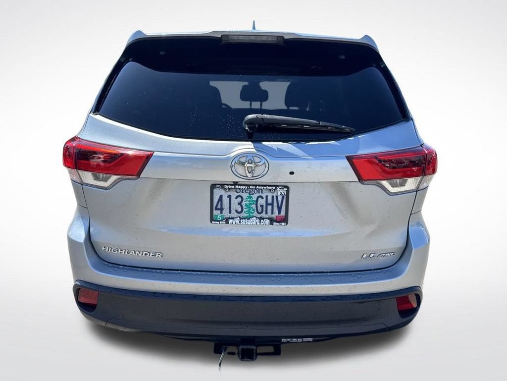 Used 2017 Toyota Highlander Plus AWD/4WD image 6