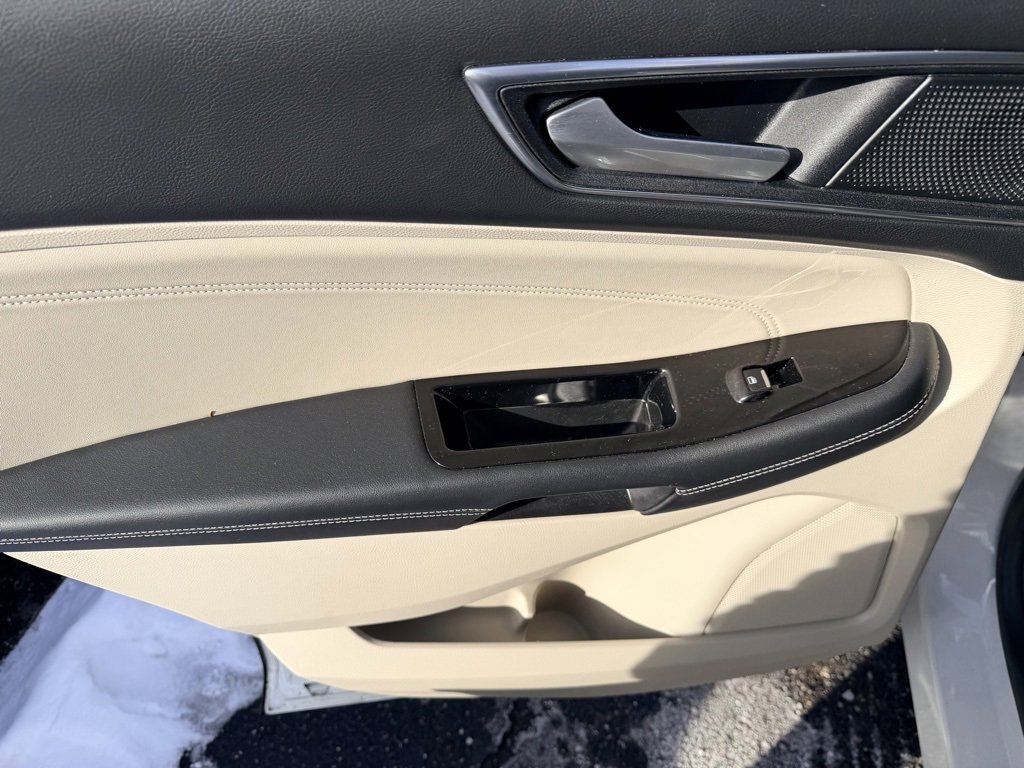 Used 2020 Ford Edge Titanium w/ Equipment Group 301A image 33
