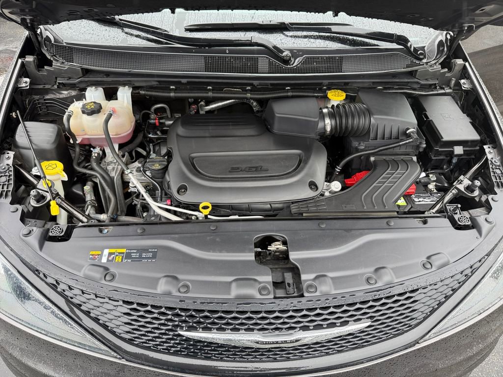 Used 2023 Chrysler Voyager LX FWD image 27