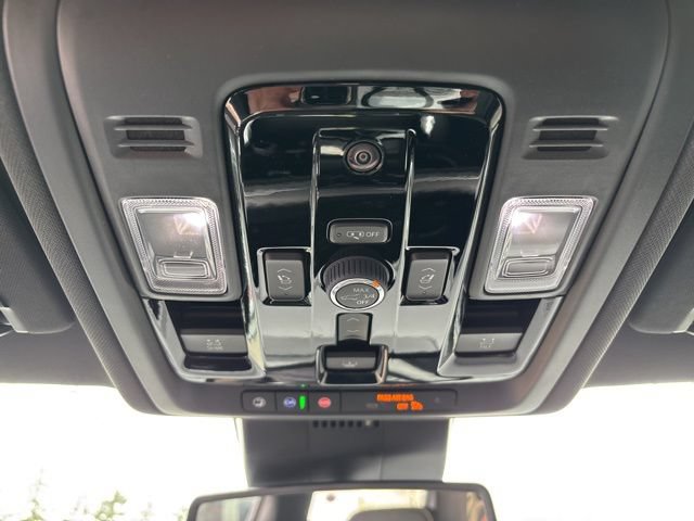 New 2026 Chevrolet Suburban Premier w/ Sun And Tow Package AWD/4WD image 29