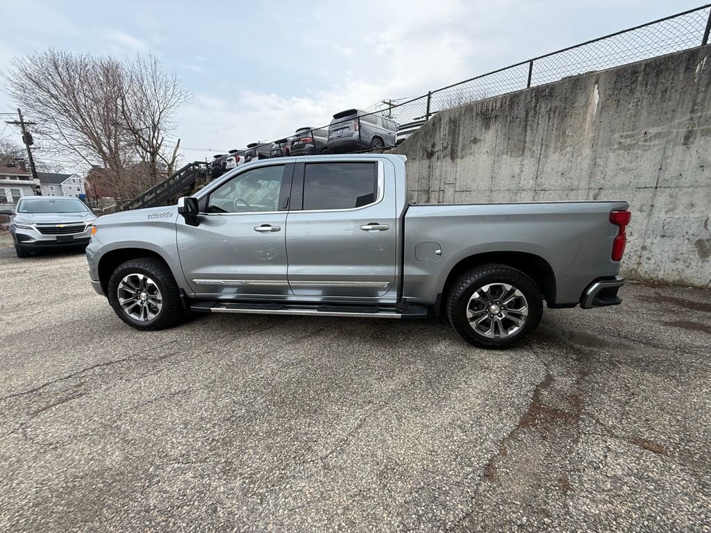 Used 2024 Chevrolet Silverado 1500 High Country image 2