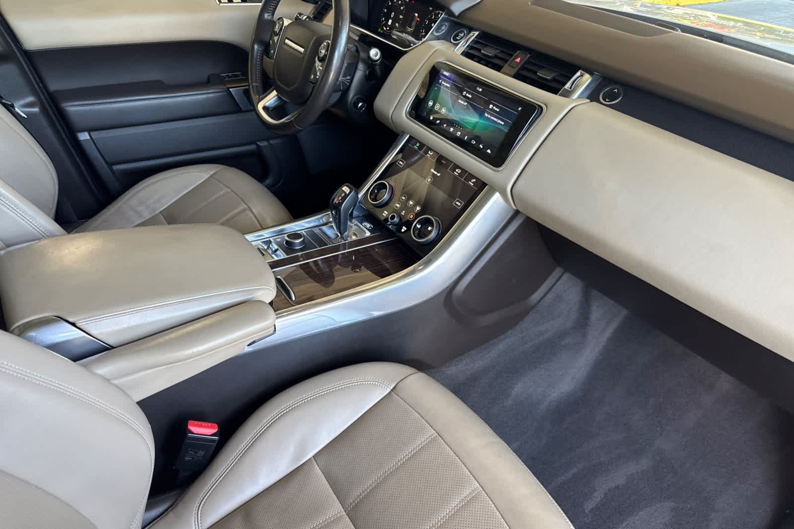 Used 2018 Land Rover Range Rover Sport HSE AWD/4WD image 17
