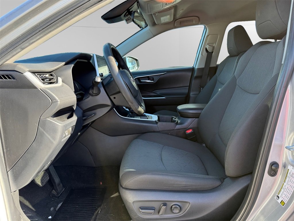 Used 2023 Toyota RAV4 XLE image 9