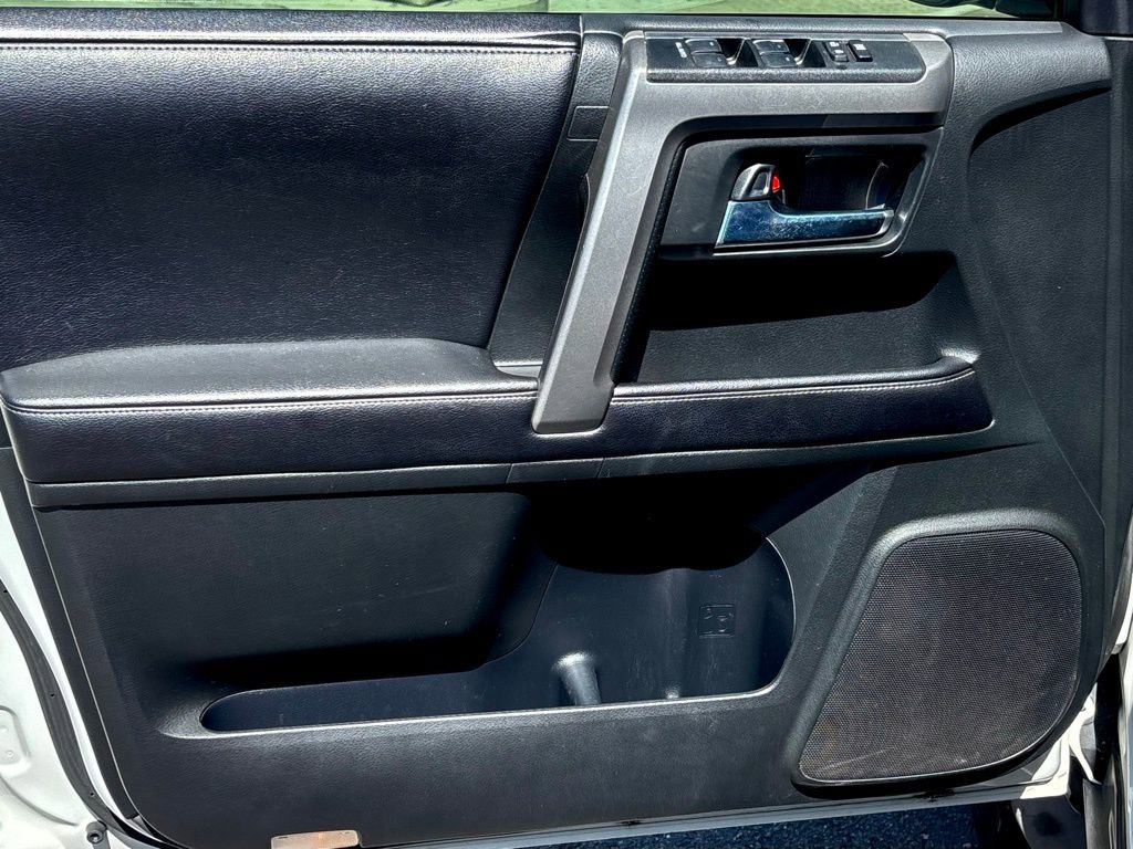 Used 2016 Toyota 4Runner SR5 image 18