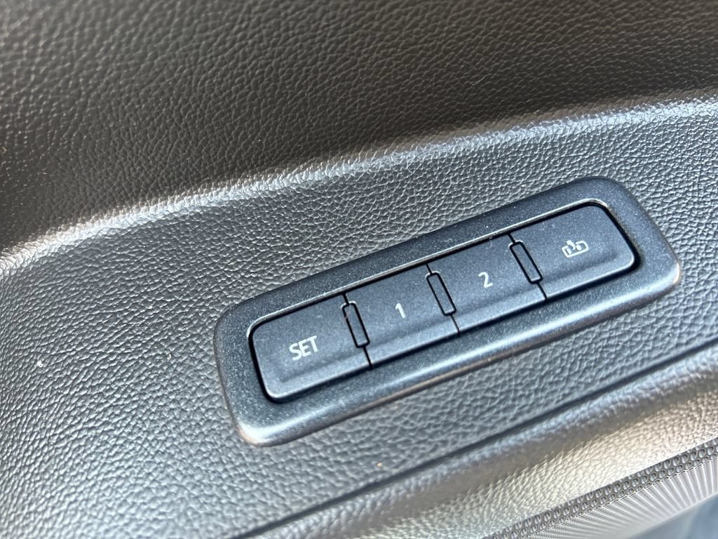 Used 2020 Chevrolet Suburban Premier AWD/4WD image 40