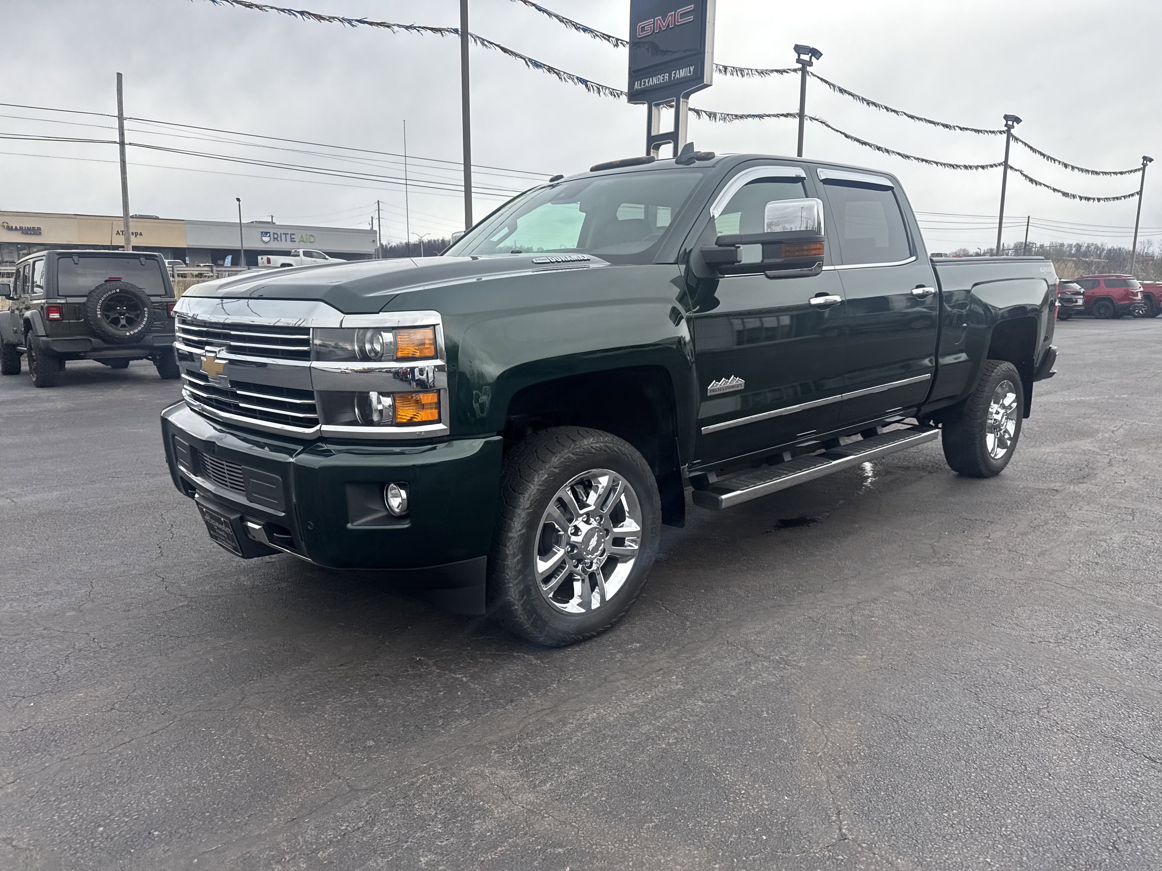 Used 2015 Chevrolet Silverado 2500 High Country w/ Duramax Plus Package image 8