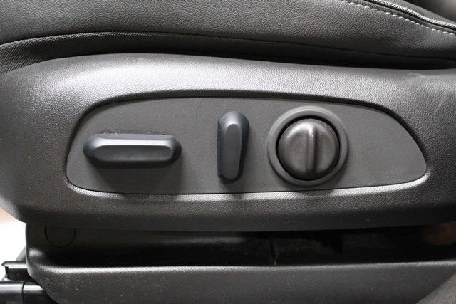 Used 2023 Buick Encore GX Essence w/ Experience Buick Package FWD image 19
