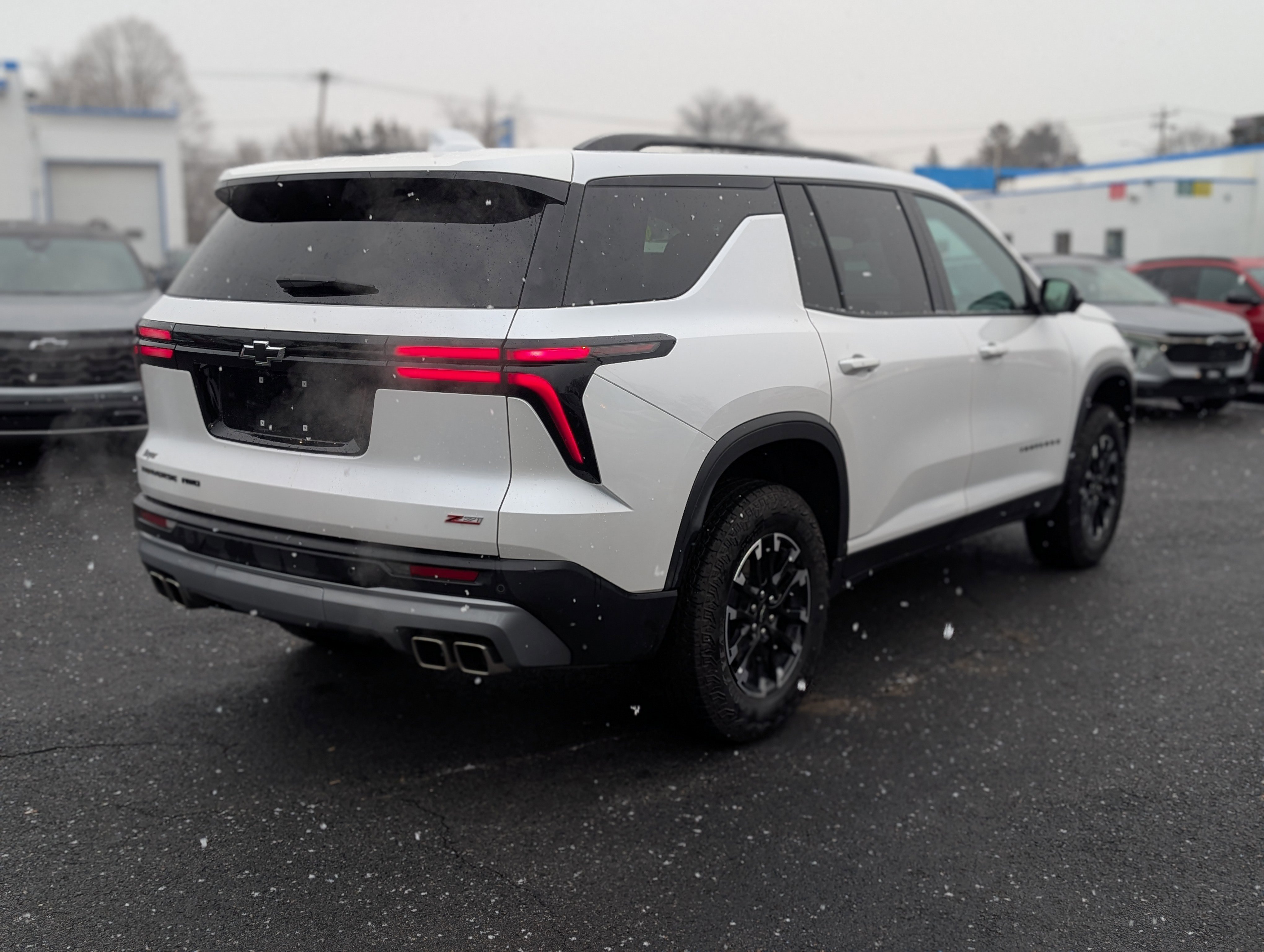 Used 2025 Chevrolet Traverse Z71 image 10