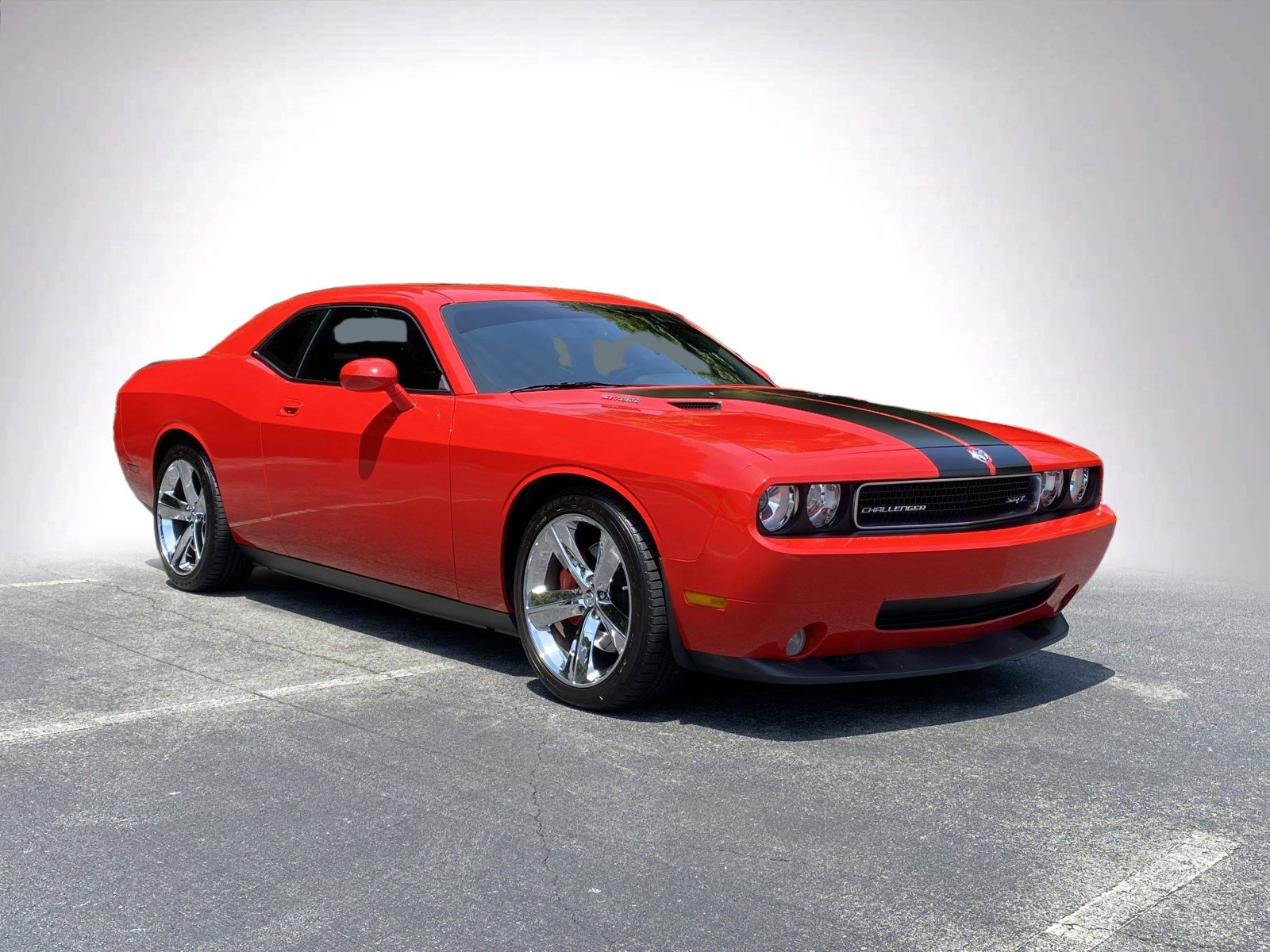 Used 2009 Dodge Challenger SRT8 w/ SRT Option Group II RWD image 2