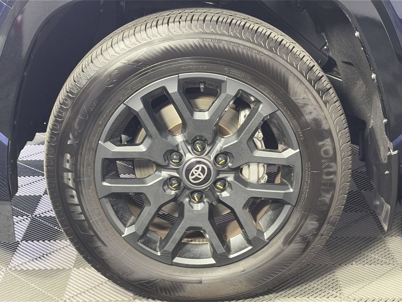Used 2026 Toyota Sequoia Platinum AWD/4WD image 10
