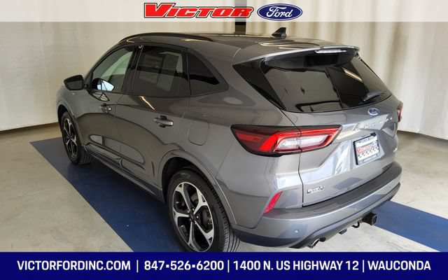 Used 2023 Ford Escape ST-Line Select w/ Tech Pack #2 AWD/4WD image 2