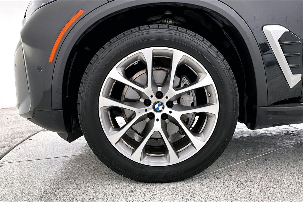 Used 2025 BMW X5 xDrive40i AWD/4WD image 11