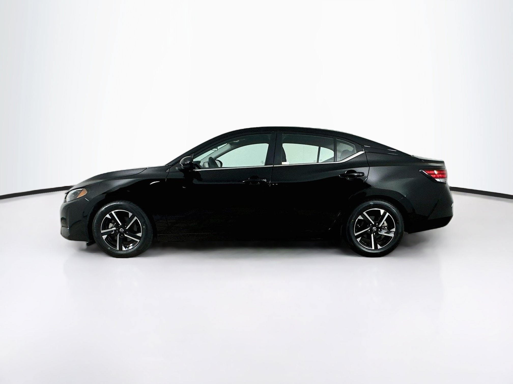 Used 2025 Nissan Sentra SV FWD image 4